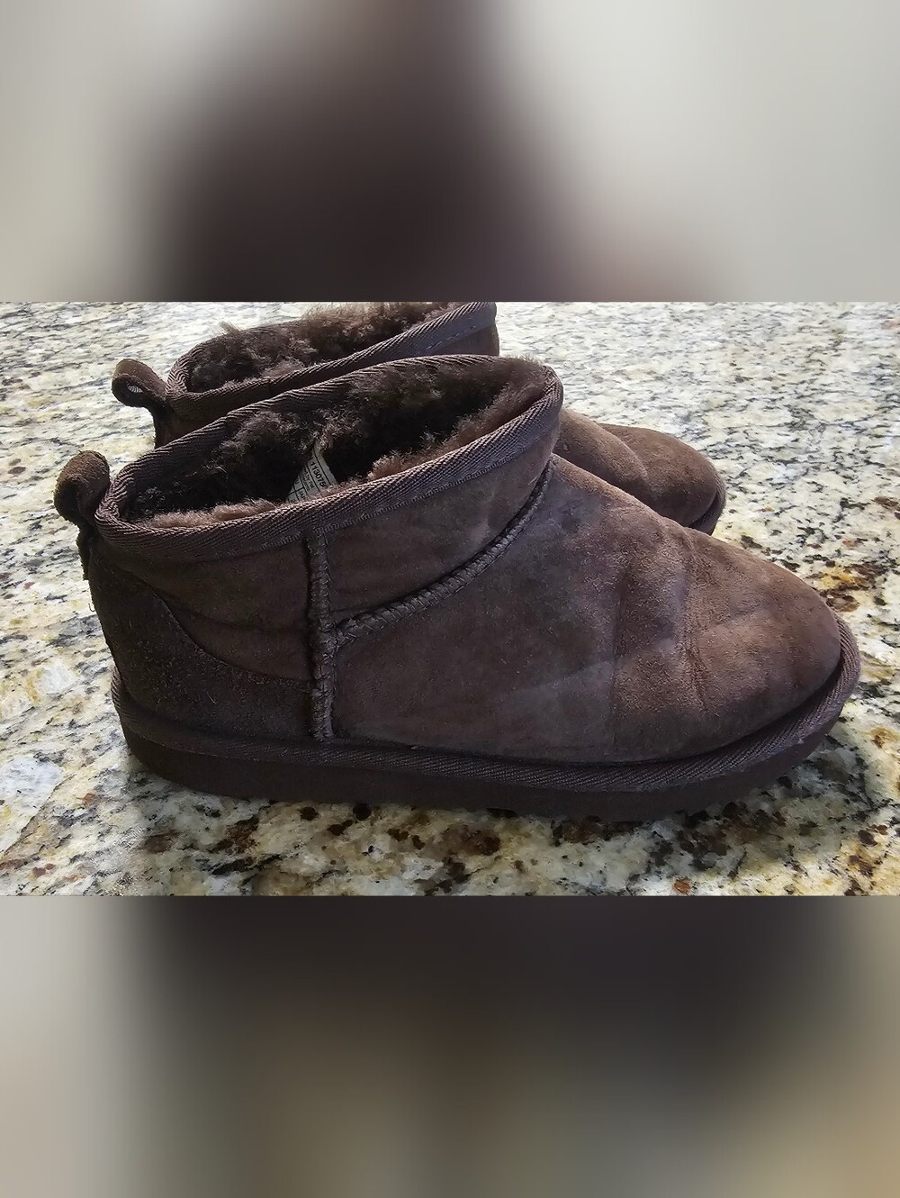 Kids UGG Mini Boot - Chestnut Size 2 - Picture 5 of 12